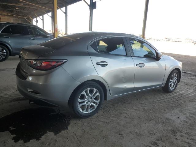 3MYDLBZV0GY129991 - 2016 TOYOTA SCION IA Gümüş foto 3