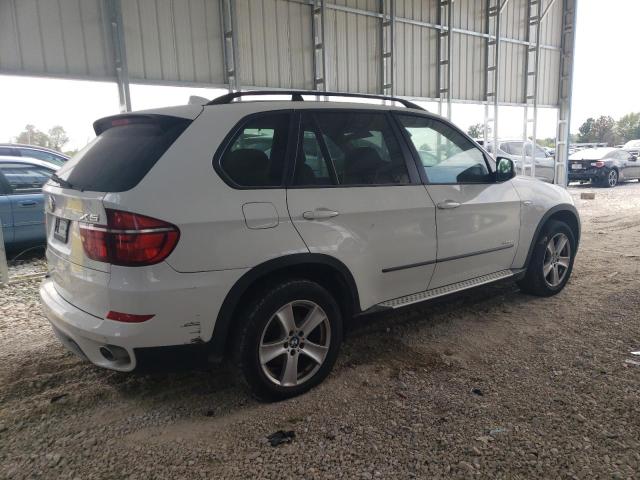 5UXZW0C5XCL668273 - 2012 BMW X5 XDRIVE35D WHITE photo 3