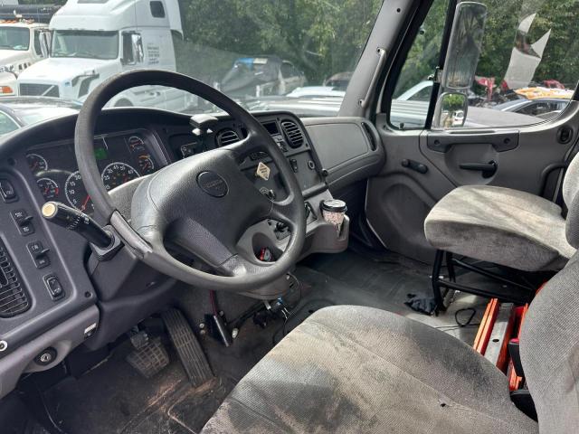 1FVACXDT0HHHV2780 - 2017 FREIGHTLINER M2 106 MEDIUM DUTY WHITE photo 5