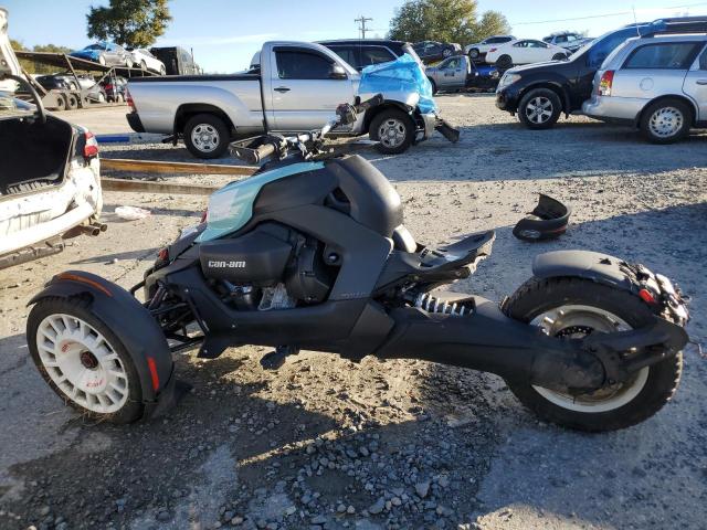 3JB2HEH25NJ002064 - 2022 CAN-AM RYKER RALLY EDITION TWO TONE photo 3