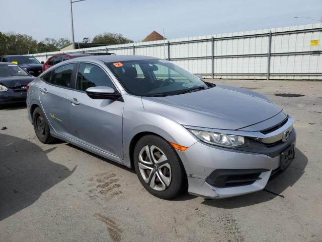 2HGFC2F55JH584023 - 2018 HONDA CIVIC LX Сріблястий фото 4