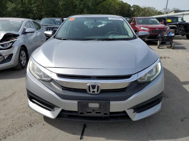 2HGFC2F55JH584023 - 2018 HONDA CIVIC LX Сріблястий фото 5