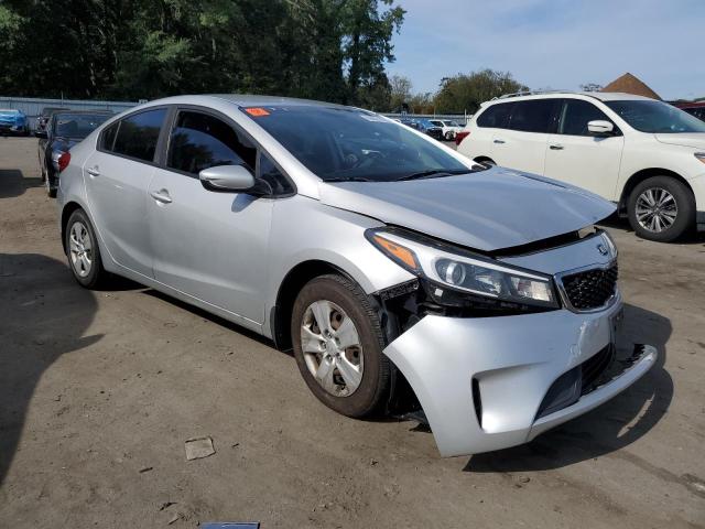 3KPFK4A78JE246486 - 2018 KIA FORTE LX ვერცხლისფერი ფოტო 4