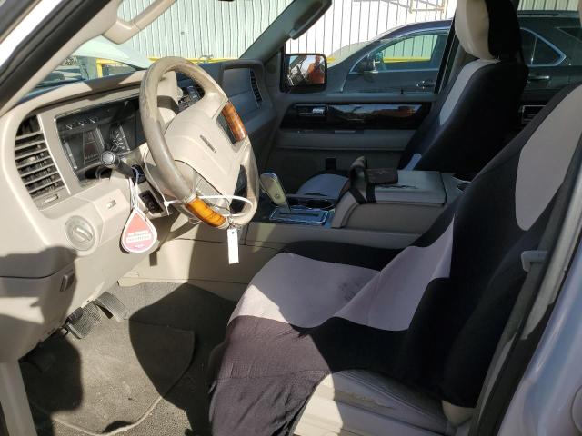 5LMFU28568LJ10256 - 2008 LINCOLN NAVIGATOR თეთრი ფოტო 7