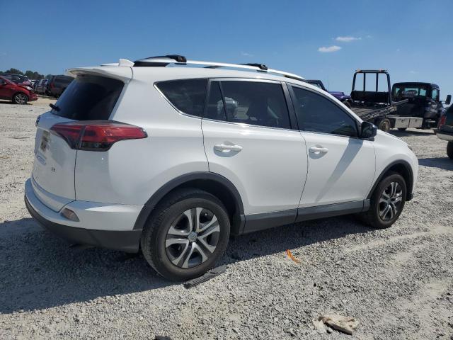 2T3ZFREV5GW245316 - 2016 TOYOTA RAV4 LE 白色 照片 3