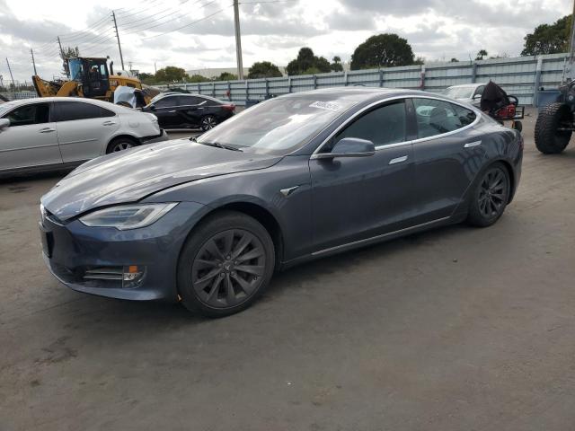 5YJSA1E25JF266588 - 2018 TESLA MODEL S GRAY photo 1