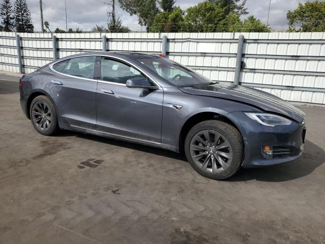 5YJSA1E25JF266588 - 2018 TESLA MODEL S GRAY photo 4