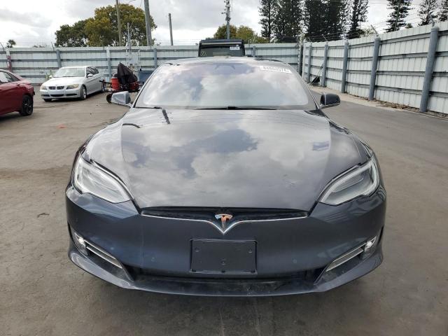 5YJSA1E25JF266588 - 2018 TESLA MODEL S GRAY photo 5