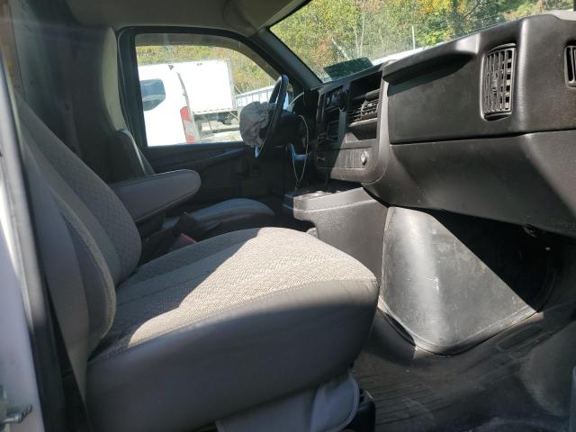 1GB3G2AG2A1107390 - 2010 CHEVROLET EXPRESS G3 WHITE photo 10