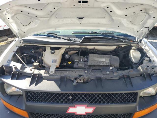 1GB3G2AG2A1107390 - 2010 CHEVROLET EXPRESS G3 WHITE photo 11