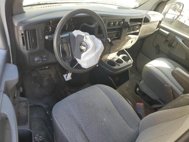 1GB3G2AG2A1107390 - 2010 CHEVROLET EXPRESS G3 WHITE photo 8