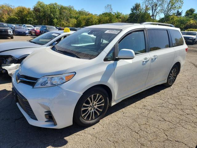 2018 TOYOTA SIENNA XLE, 