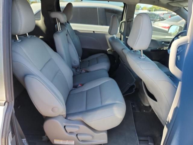 5TDYZ3DC4JS954246 - 2018 TOYOTA SIENNA XLE Ақ фото 10