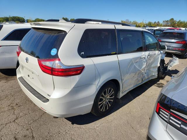 5TDYZ3DC4JS954246 - 2018 TOYOTA SIENNA XLE Ақ фото 3