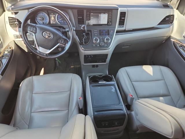 5TDYZ3DC4JS954246 - 2018 TOYOTA SIENNA XLE Ақ фото 8