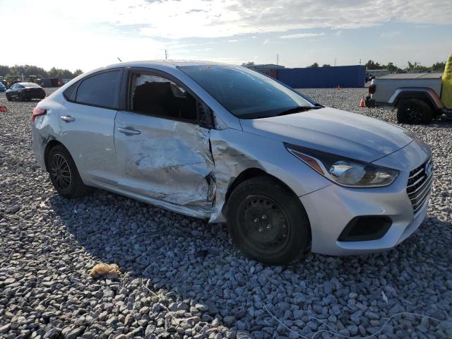 3KPC24A65NE159242 - 2022 HYUNDAI ACCENT SE 银色 照片 4