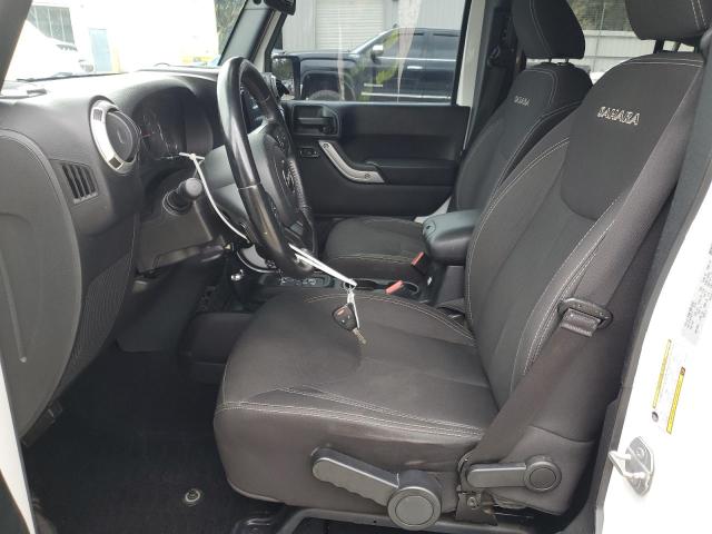 1C4BJWEG8GL243157 - 2016 JEEP WRANGLER U SAHARA 白色 照片 7