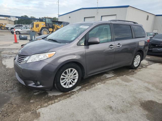 2015 TOYOTA SIENNA XLE, null