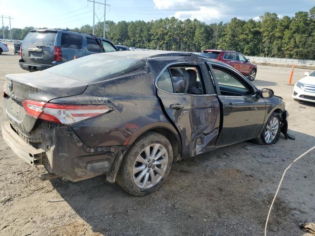 4T1B11HK1JU566921 - 2018 TOYOTA CAMRY L Grau Foto 3