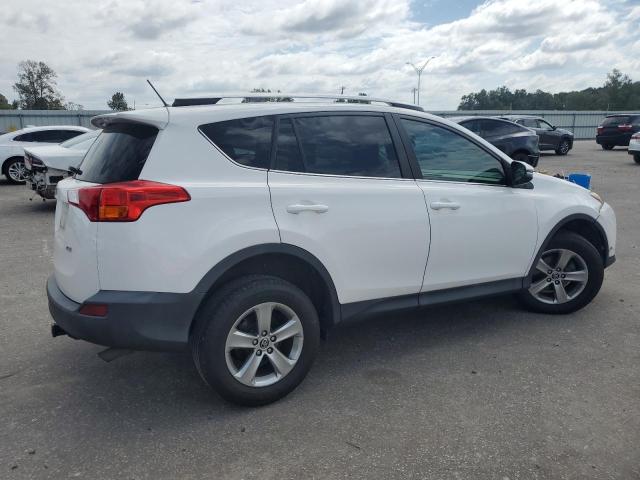 2T3WFREV8FW157345 - 2015 TOYOTA RAV4 XLE WHITE photo 3