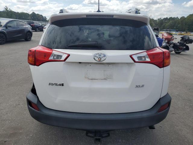 2T3WFREV8FW157345 - 2015 TOYOTA RAV4 XLE WHITE photo 6