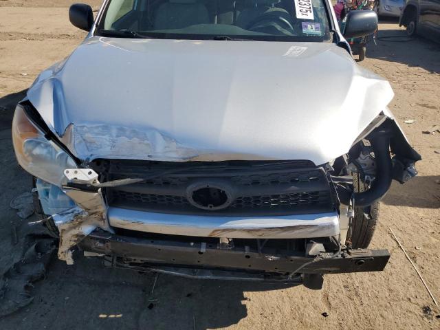 2T3BF4DV0BW122036 - 2011 TOYOTA RAV4 Արծաթագույն լուսանկար 12
