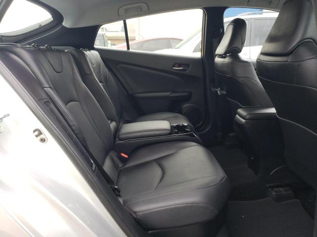 JTDKARFP2H3041318 - 2017 TOYOTA PRIUS PRIM 银色 照片 10