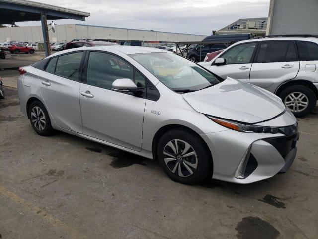 JTDKARFP2H3041318 - 2017 TOYOTA PRIUS PRIM 银色 照片 4