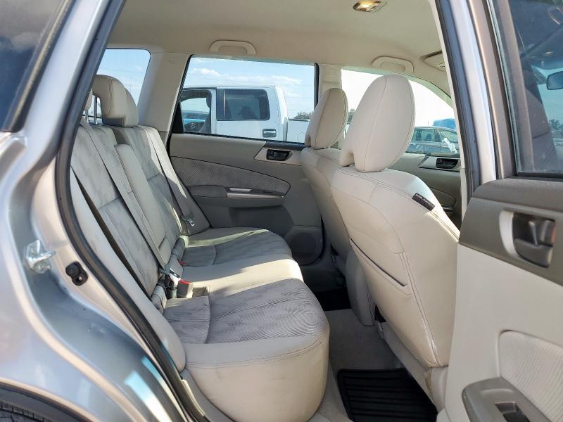 JF2SH61669H764703 - 2009 SUBARU FORESTER 2.5X Silber Foto 11