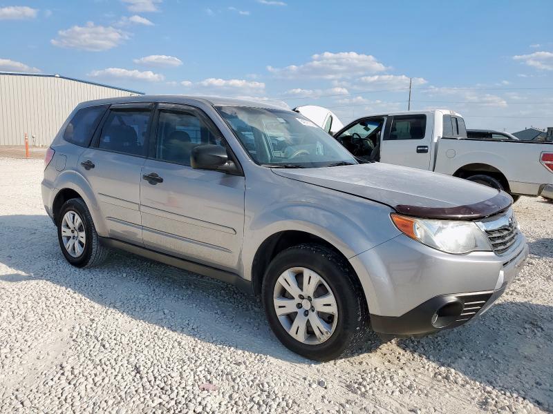 JF2SH61669H764703 - 2009 SUBARU FORESTER 2.5X Silber Foto 4