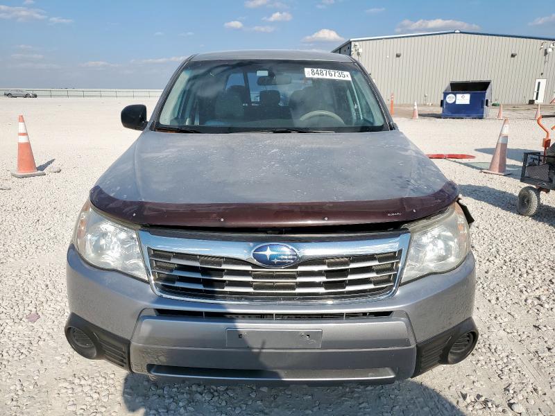 JF2SH61669H764703 - 2009 SUBARU FORESTER 2.5X Silber Foto 5