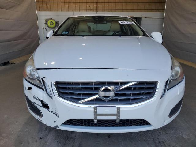 YV1612FH5D2188406 - 2013 VOLVO S60 T5 WHITE photo 5