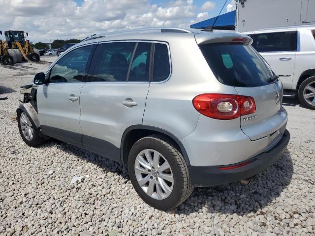 WVGAV75N09W509952 - 2009 VOLKSWAGEN TIGUAN S SILVER photo 2