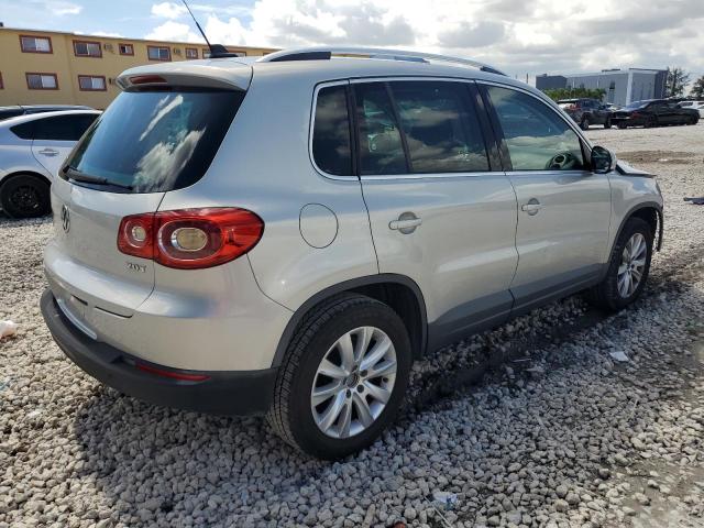 WVGAV75N09W509952 - 2009 VOLKSWAGEN TIGUAN S SILVER photo 3