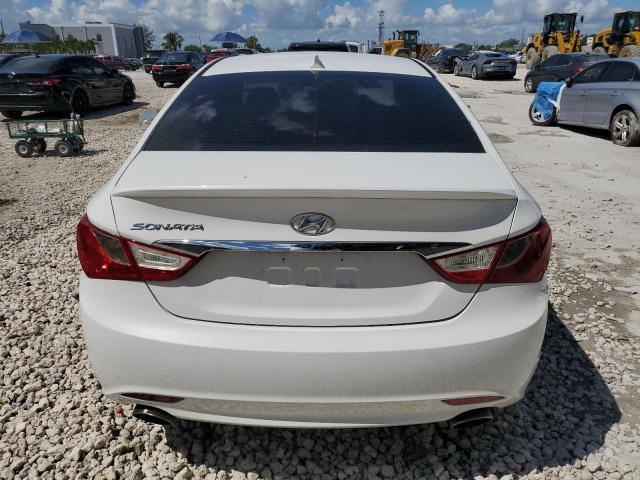 5NPEC4ACXCH500316 - 2012 HYUNDAI SONATA SE WHITE photo 6