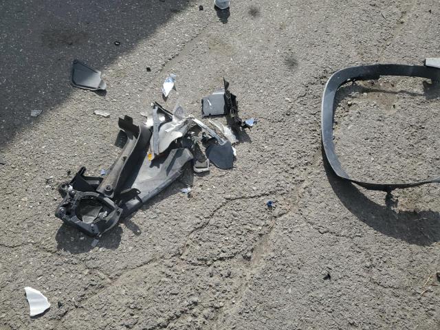 5TDJKRFHXGS322796 - 2016 TOYOTA HIGHLANDER XLE Biały zdjęcie 12