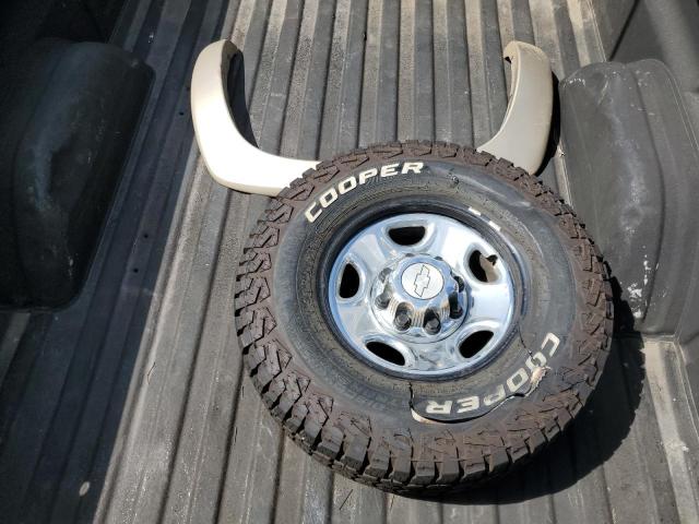 1GCHC29U46E282411 - 2006 CHEVROLET SILVERADO C2500 HEAVY DUTY TAN photo 12