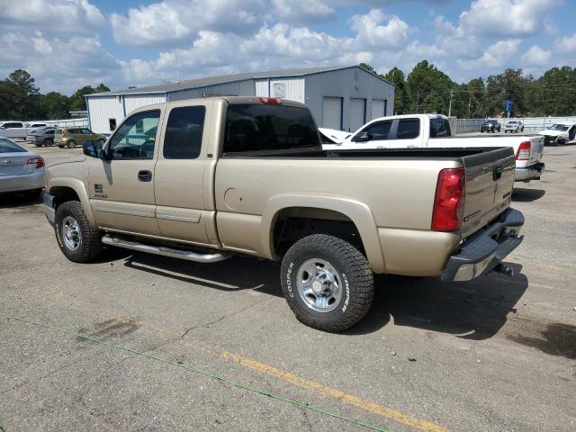 1GCHC29U46E282411 - 2006 CHEVROLET SILVERADO C2500 HEAVY DUTY TAN photo 2