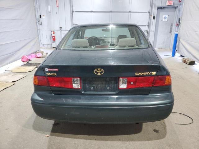 4T1BG22K51U858469 - 2001 TOYOTA CAMRY CE 绿色 照片 6