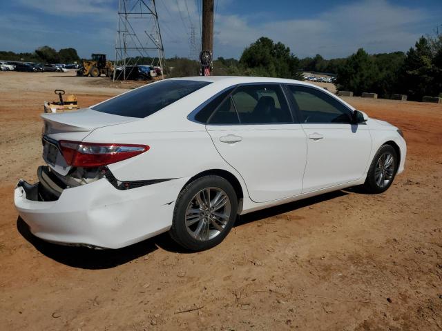 4T1BF1FKXFU974037 - 2015 TOYOTA CAMRY LE WHITE photo 3