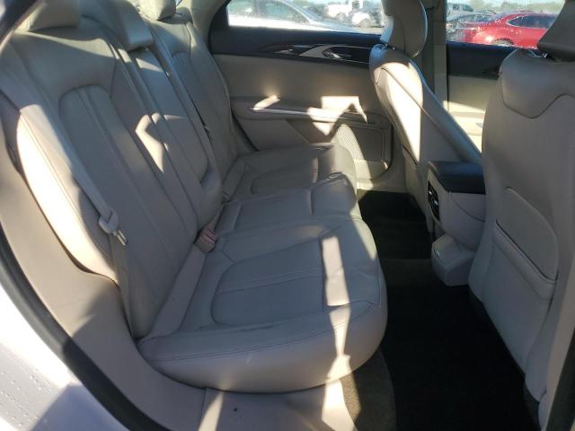 3LN6L2JKXGR631793 - 2016 LINCOLN MKZ WHITE photo 10