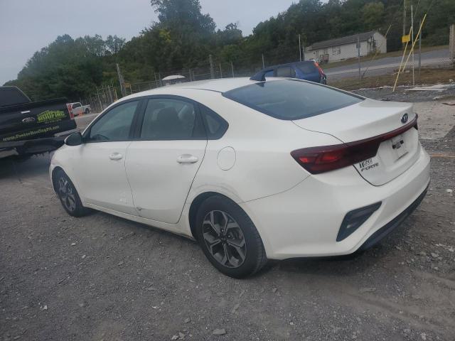 3KPF24ADXME287132 - 2021 KIA FORTE FE WHITE photo 2