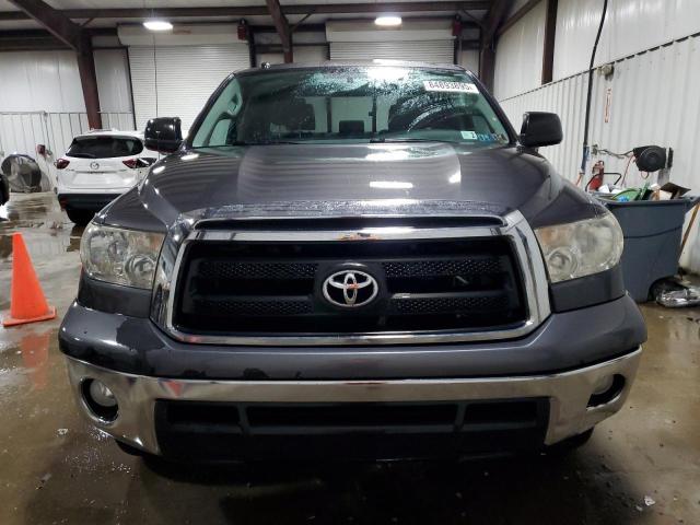 5TFUY5F1XBX190567 - 2011 TOYOTA TUNDRA DOUBLE CAB SR5 GRAY photo 5