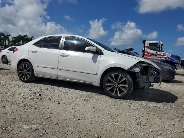 2T1BURHE8FC472303 - 2015 TOYOTA COROLLA L WHITE photo 4