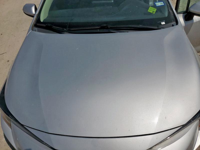 5YFEPMAE2NP299376 - 2022 TOYOTA COROLLA LE SILVER photo 11