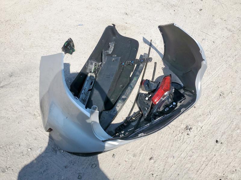 5YFEPMAE2NP299376 - 2022 TOYOTA COROLLA LE SILVER photo 12