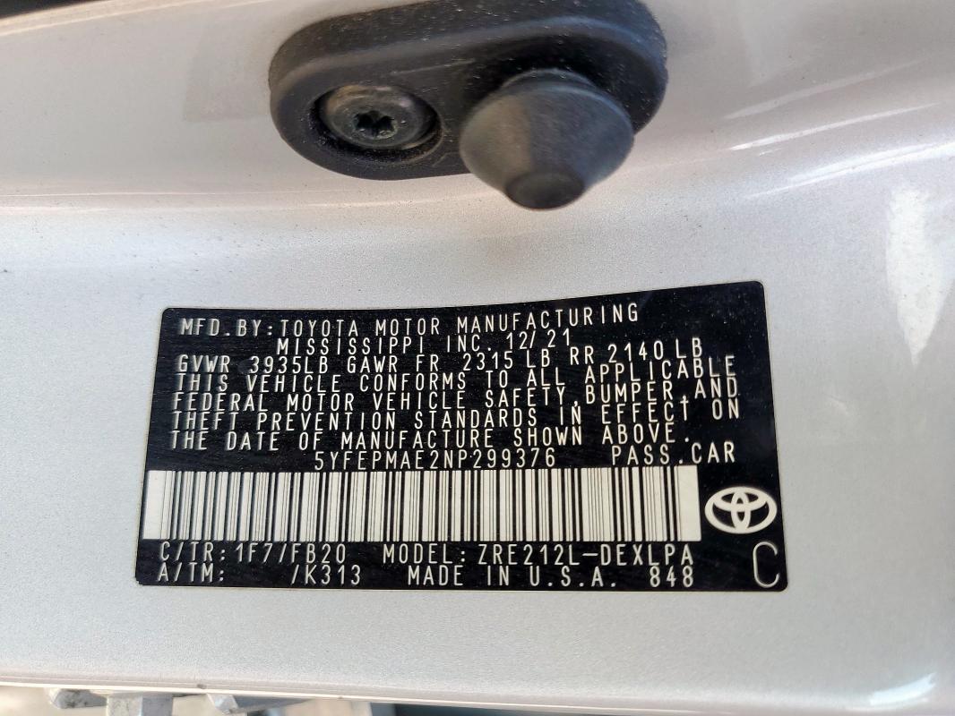 5YFEPMAE2NP299376 - 2022 TOYOTA COROLLA LE SILVER photo 13