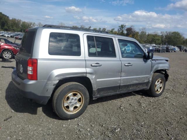 1C4NJRBB1GD686669 - 2016 JEEP PATRIOT SPORT Серебристый фото 3