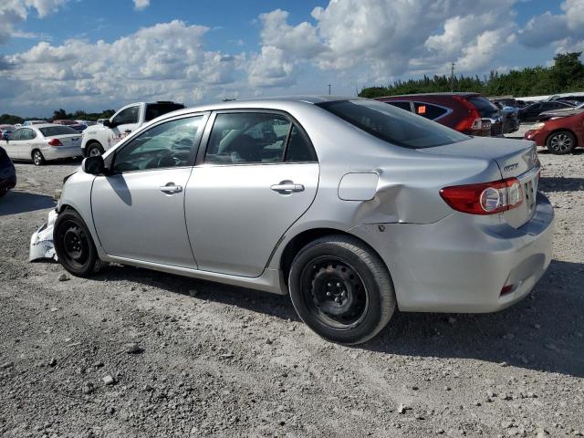 5YFBU4EE7DP116820 - 2013 TOYOTA COROLLA BASE Gümüş fotoğraf 2