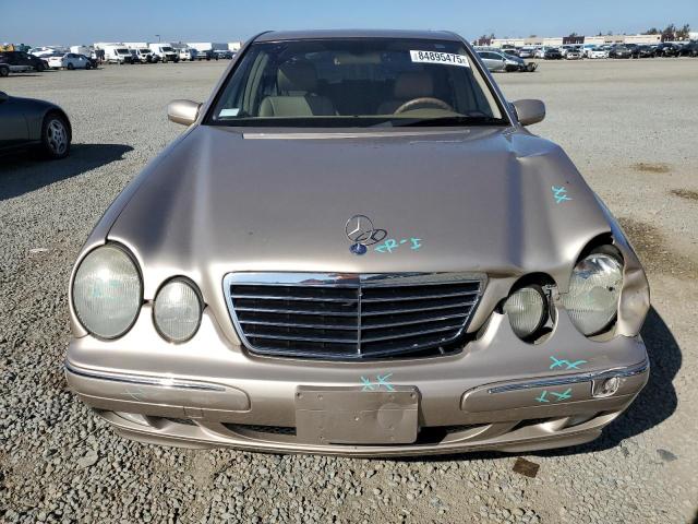 WDBJF65J41B218728 - 2001 MERCEDES-BENZ E 320 Золотий фото 5